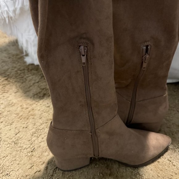 Steve Madden Suede Taupe Knee High Boot - Picture 5 of 6